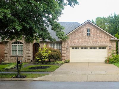 925 Village Green Ave