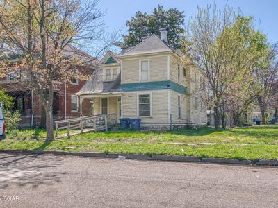 516 S Jackson & 2201/2203 Moffet Ave