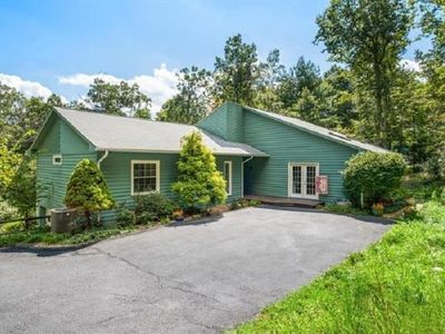 28 Little Chestnut Ln