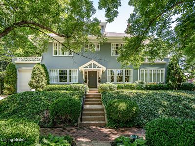 1061 Everett Ave