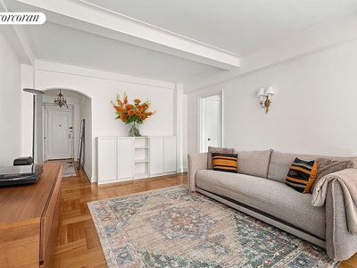 245 E 72nd St APT 7E