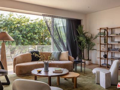 8899 Beverly Blvd #4G