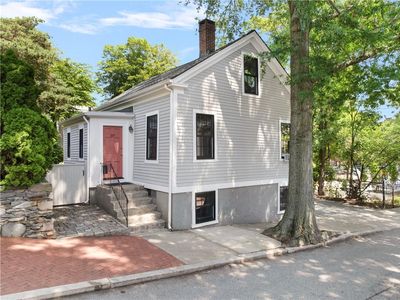 37 Arnold St