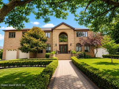 361 Arbutus Ave