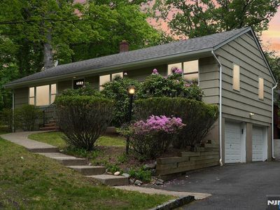 900 Hillsdale Ave