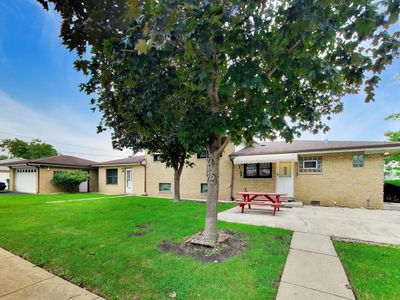 6101 W 80th Pl