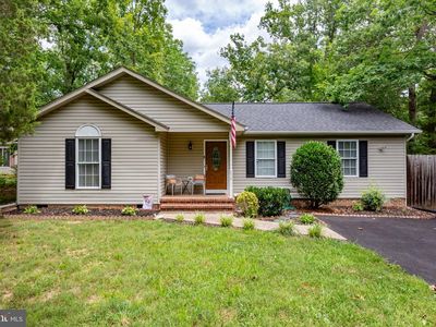 216 Fairfax Ln