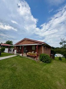 157 Deskins Ln