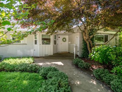 243 Dartmoor Dr