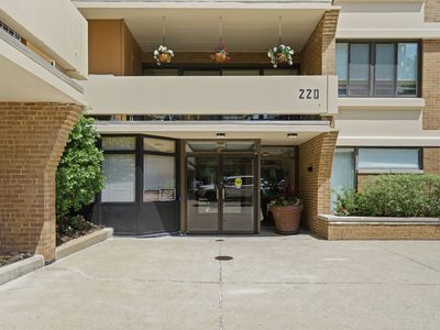 220 N Dithridge St APT 606