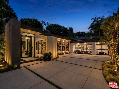 1049 Loma Vista Dr