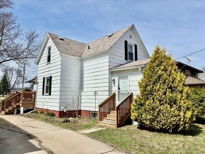 804 South PEACH AVENUE