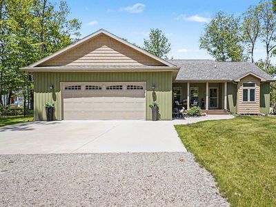 1735 Iroquois Trl