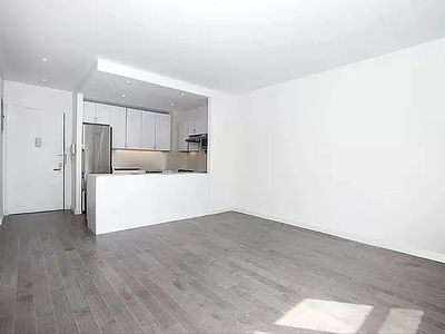 400 E 14th St APT 4C