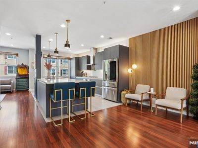 282 Roslyn Ct #282X