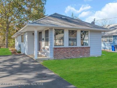 1827 Mount Idenburg Lane