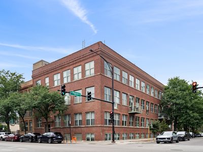 1701 N Damen Ave APT 101