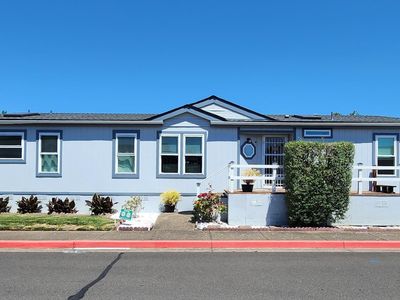 3025 Hollyridge Loop NE