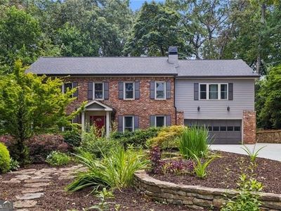 Property at 2383 Riverglenn Cir, Dunwoody, GA