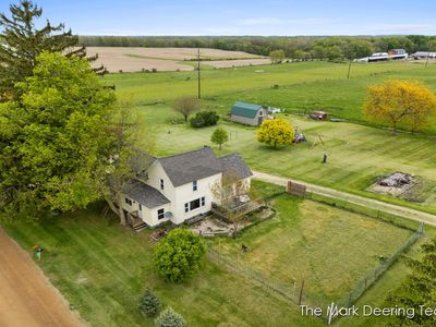 2090 N Shaytown Rd
