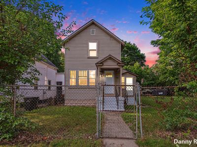 Property at 691 E Isabella Ave, Muskegon, MI