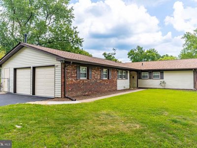 4819 Riverton Ln