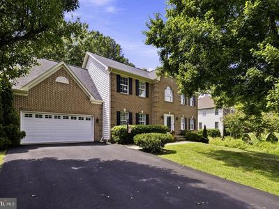 5 Lakewind Ln