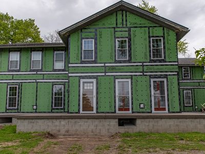 953 Howland Rd