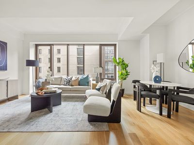 225 E 19th St APT 501