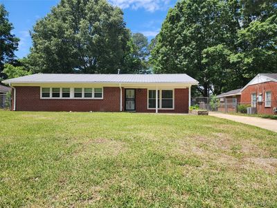 1210 Lakewood Dr