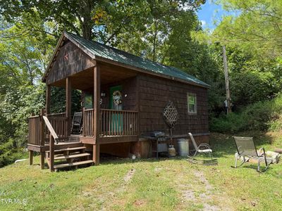 655 Noah Snyder Rd