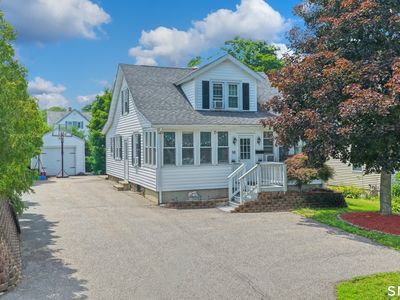 16 Dewey Avenue