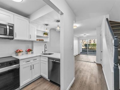 10 Westview Avenue #H