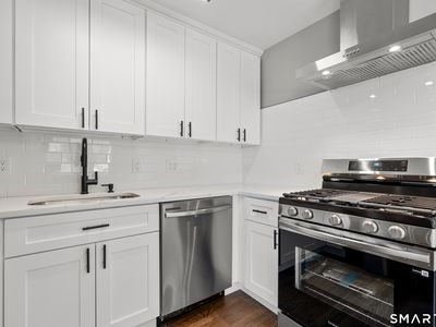 105 Richmond Hill Avenue #2