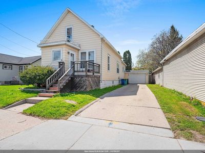 867 Shawano Ave