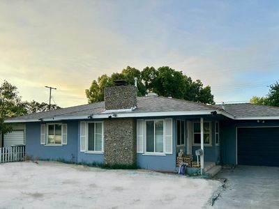 4225 E Brentwood Ave