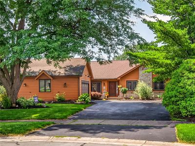 143 Lambton Cir