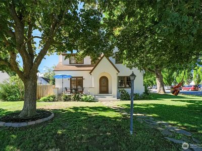 841 Red Apple Road