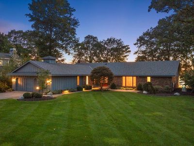 2230 Lakeshore Dr