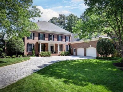 1657 Founders Hl N