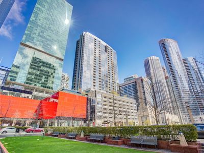 240 E Illinois St APT 3101