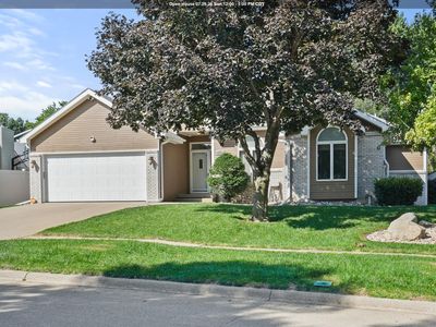 4605 Hawthorne Dr
