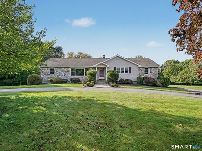 Property at 7 Clearview Drive, Woodbridge, CT