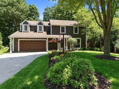 900 Apple Tree LANE