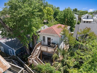 210 Line St