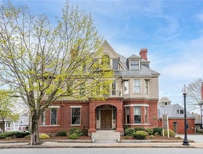 404 County St