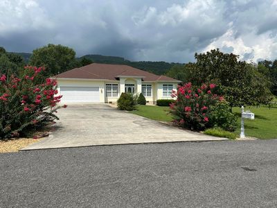 286 Cedar Ln