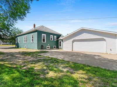 224 W Main St