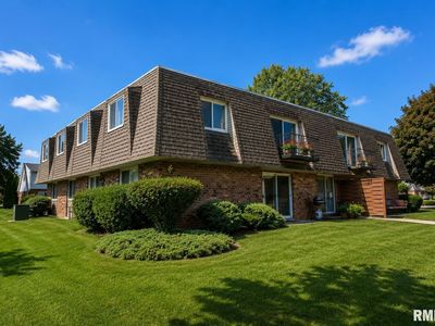 161 E Queenwood Rd