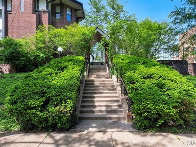 5381 Pershing Ave APT 102